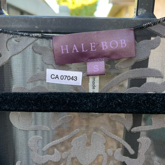 Flattering as heck. Great for the office Xmas party. - Picture 2 of 4